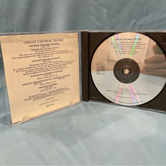 One CD and 12 songs - Picture 2 of 3